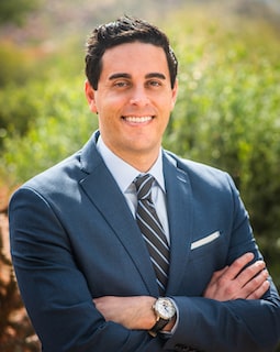 Dr. Bebeau-min Scottsdale dentist Doctor Christopher Bebeau